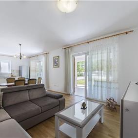 6 bedroom villa with pool near Labin, Istria, sleeps 12